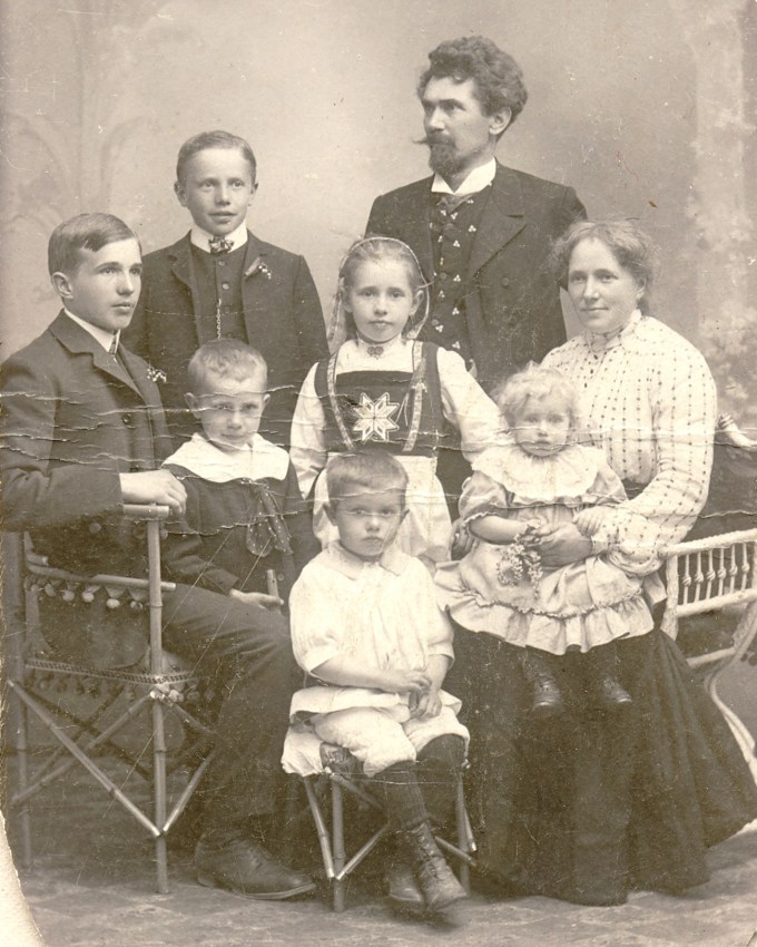 kristian-skolmen-med-familie-copy